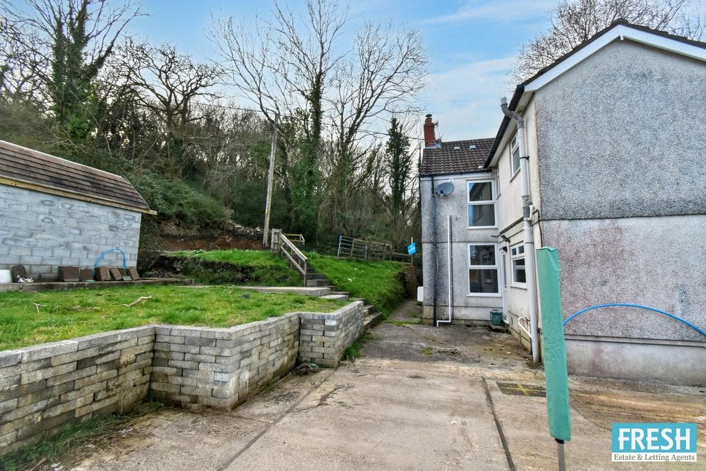 Property photo 2 of 37