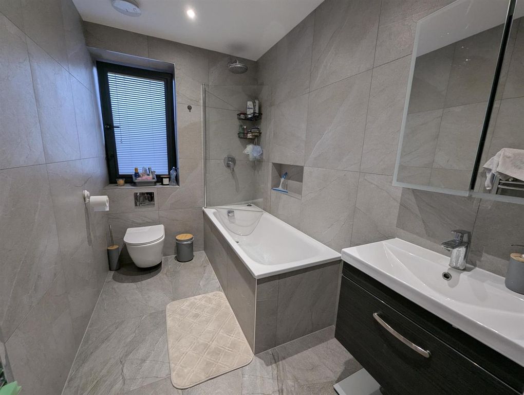 Property photo 2 of 4 Pxl_20251107_151513247.Jpg