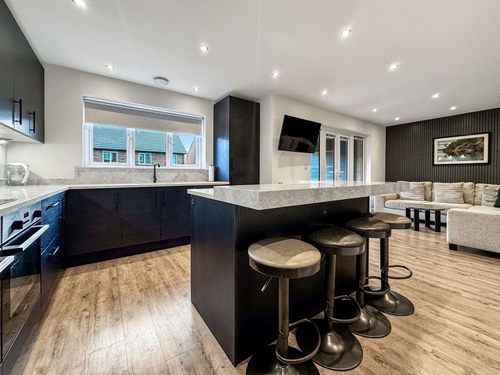 Property photo 3 of 24