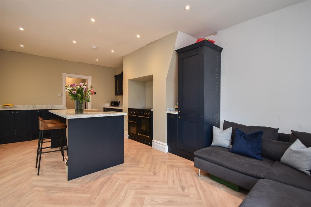 Property photo 2 of 14 Living Space/Kitchen