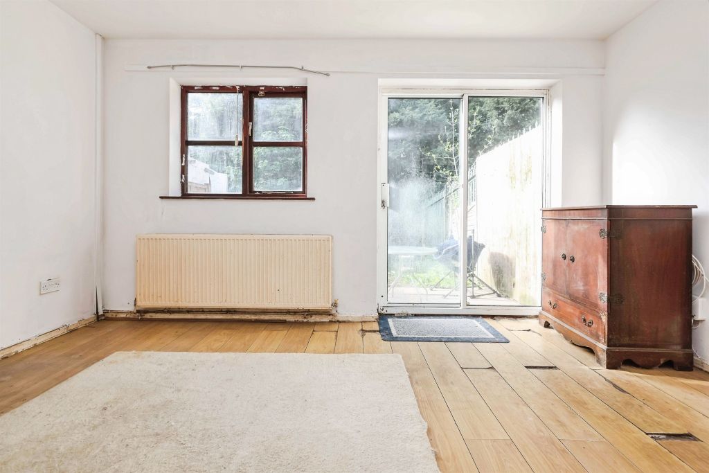 Property photo 3 of 11