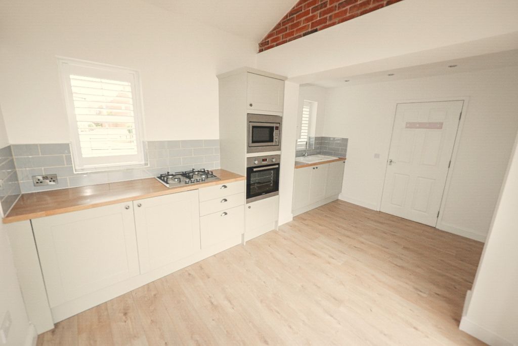 Property photo 3 of 15 5171082