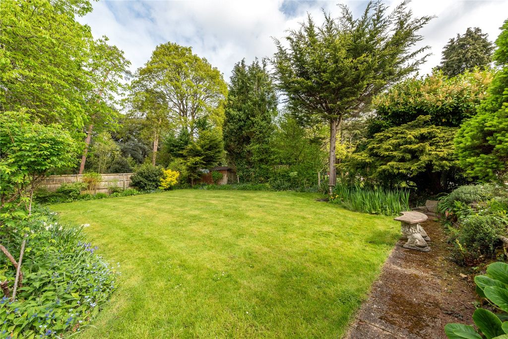 Property photo 2 of 21 Picture No. 23