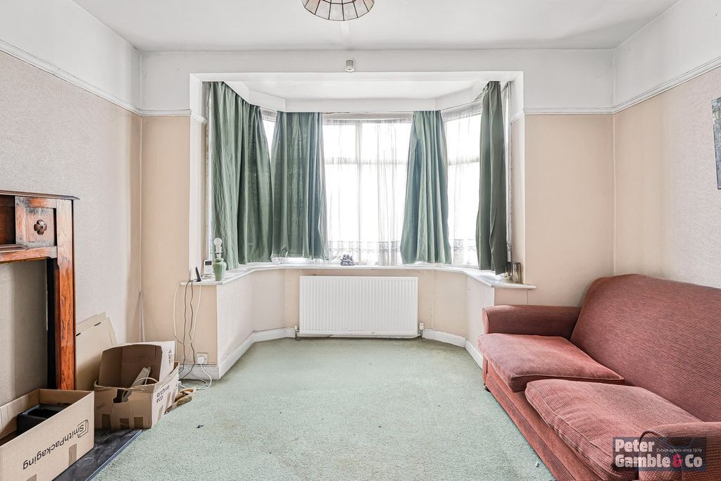 Property photo 3 of 19