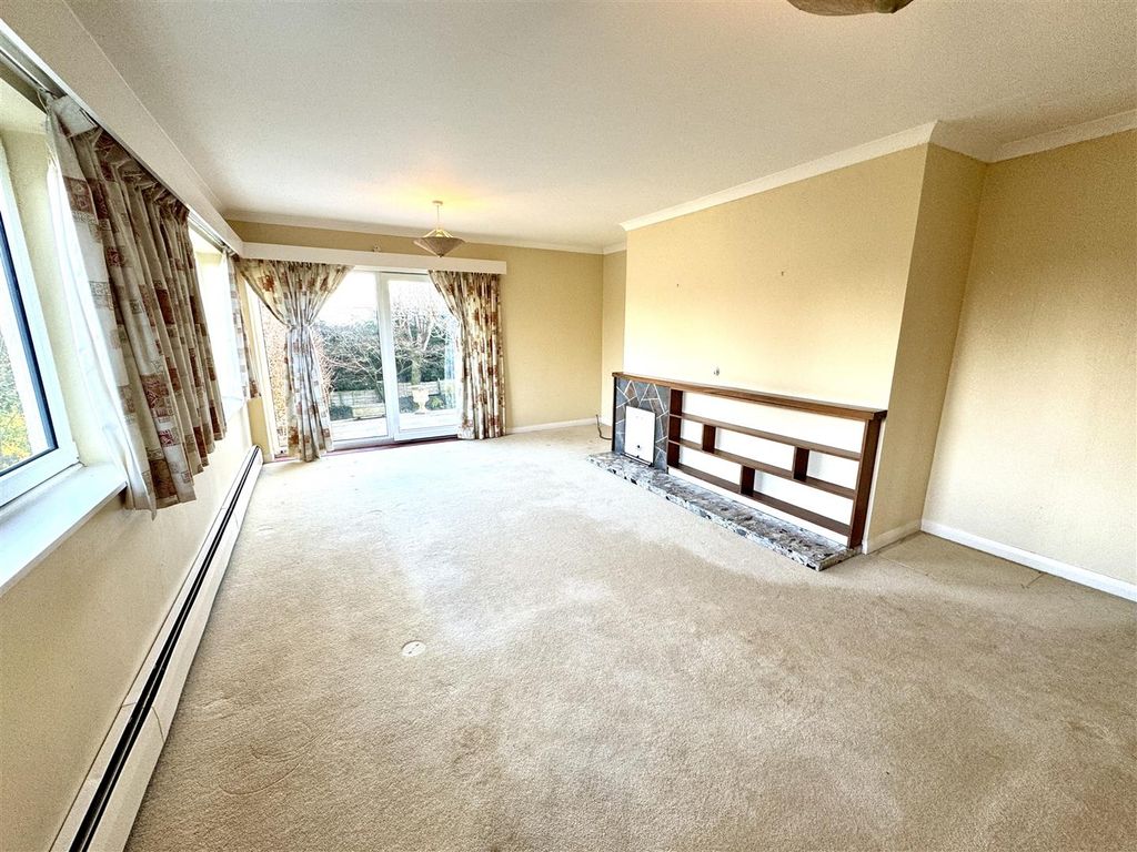 Property photo 3 of 15 Living/Dining Room