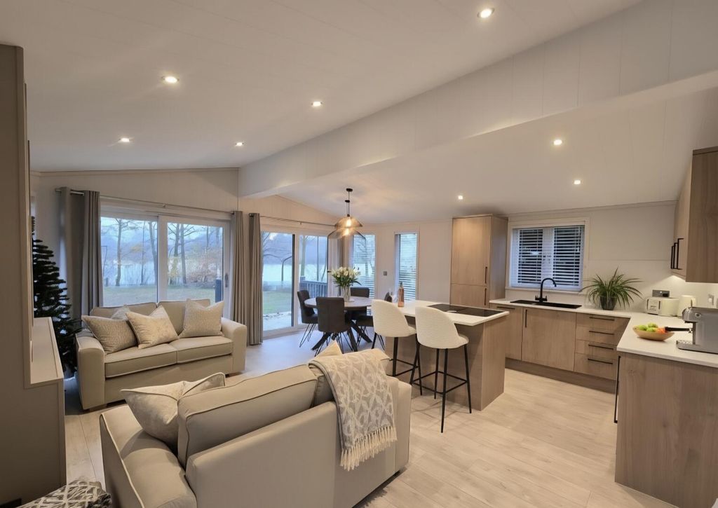 Property photo 1 of 6 Main Photo