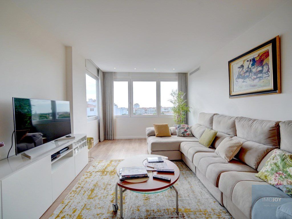 Property photo 1 of 34 Refurbished 2 Bedroom Apartment In Cascais