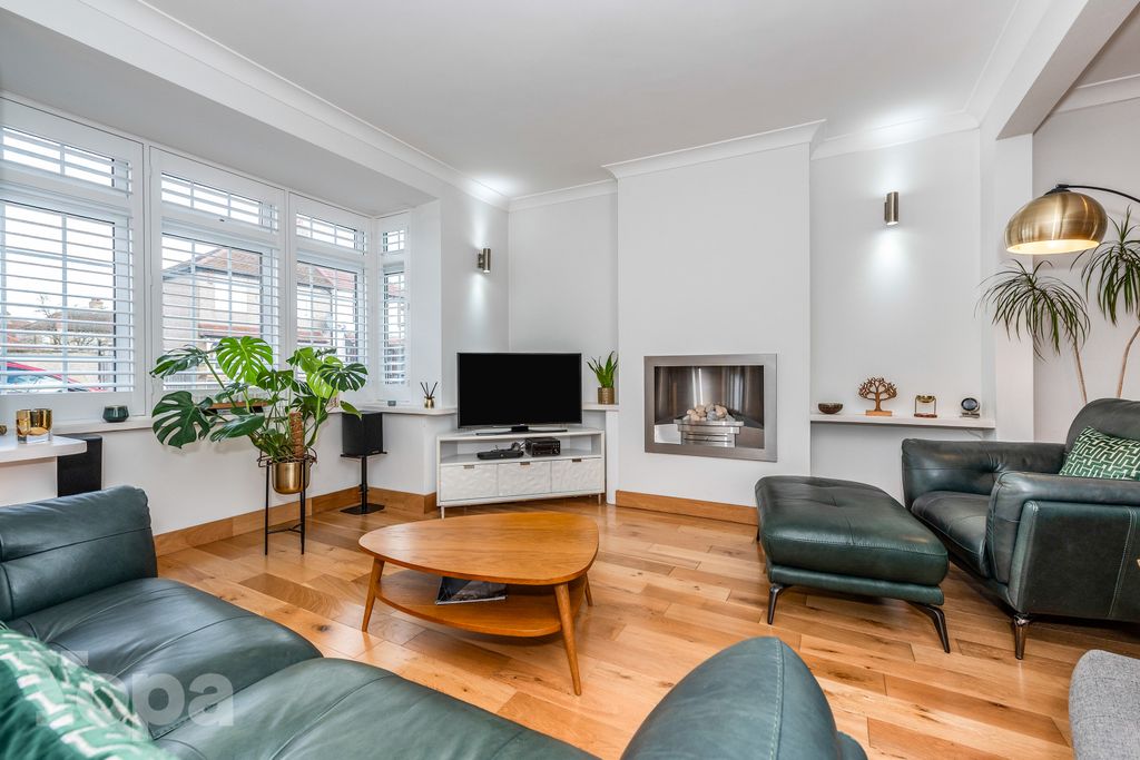 Property photo 2 of 19 Photo #2