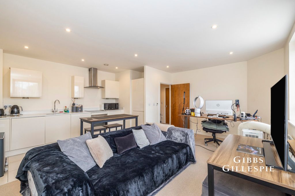 Property photo 1 of 11 Pbox-Img.Jpg