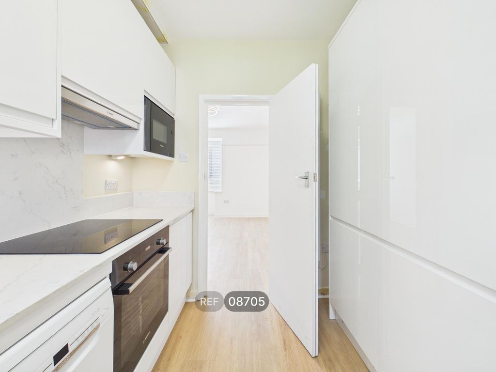 Property photo 2 of 8 Kitchen