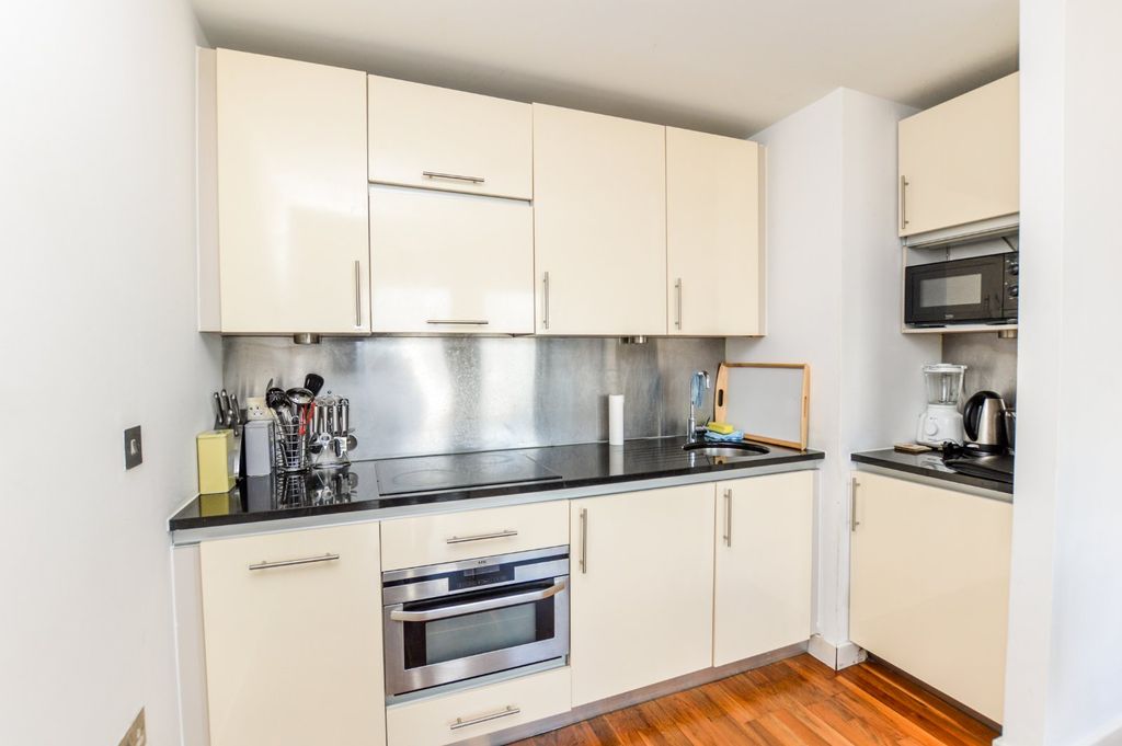 Property photo 3 of 10 Picture No. 21