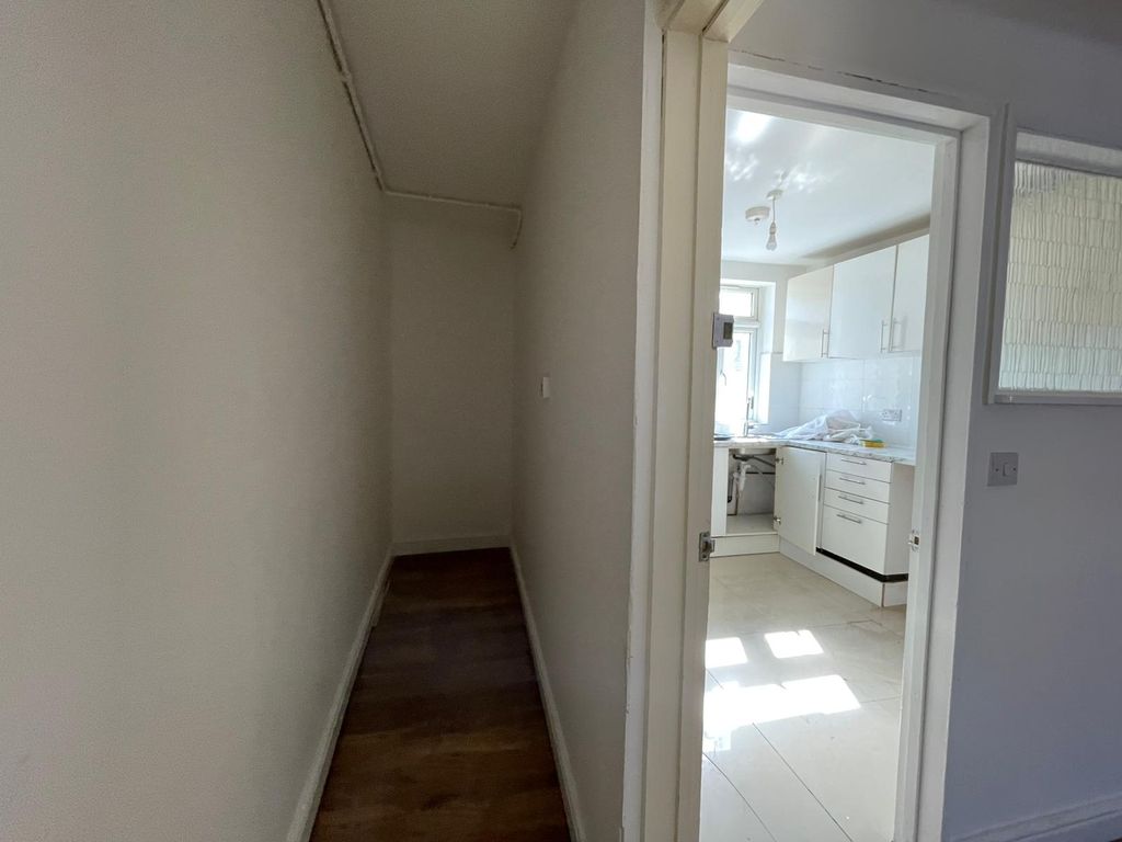 Property photo 3 of 12 Photo 1
