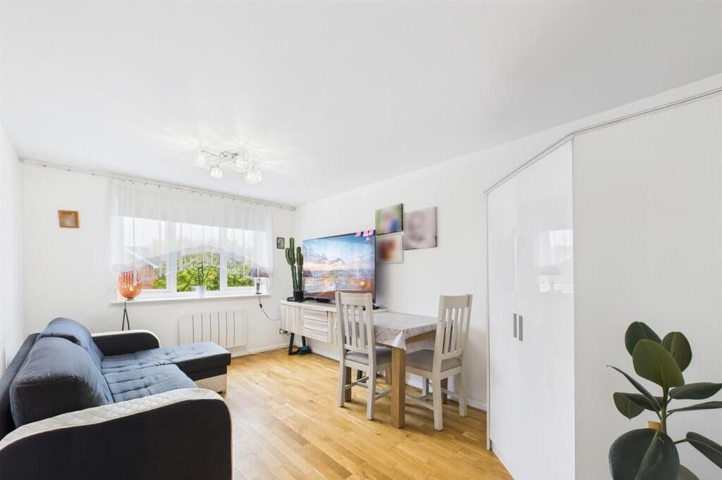 Property photo 2 of 9