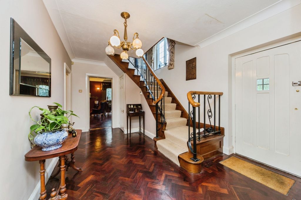 Property photo 2 of 33 Photo