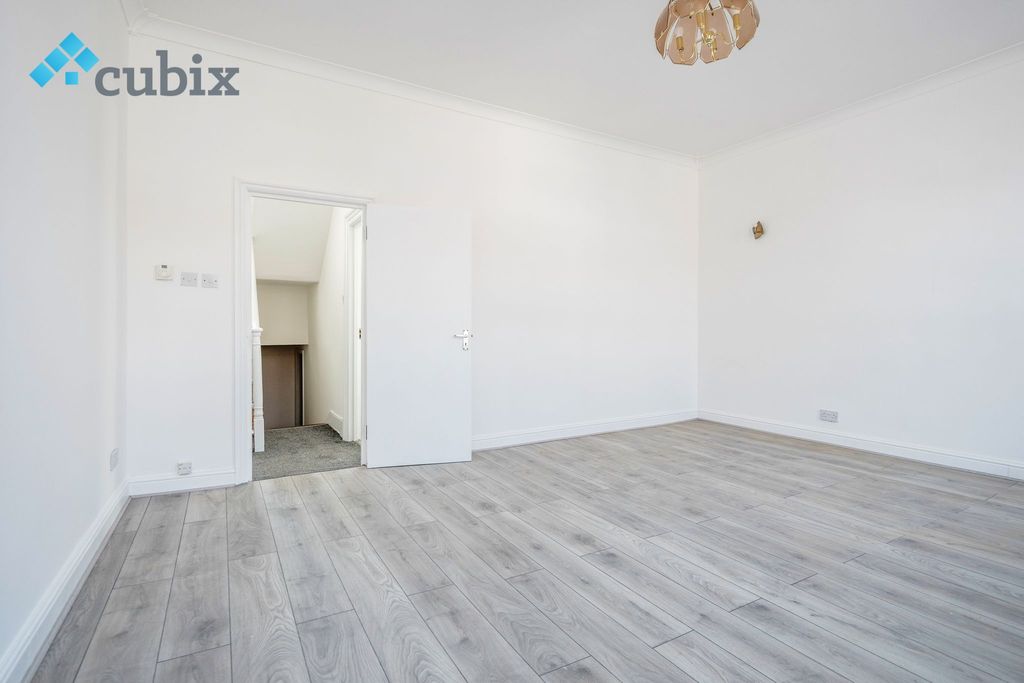 Property photo 2 of 30