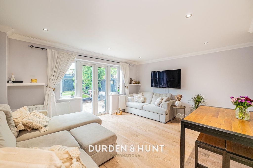 Property photo 2 of 21 Abridge-23.Jpg