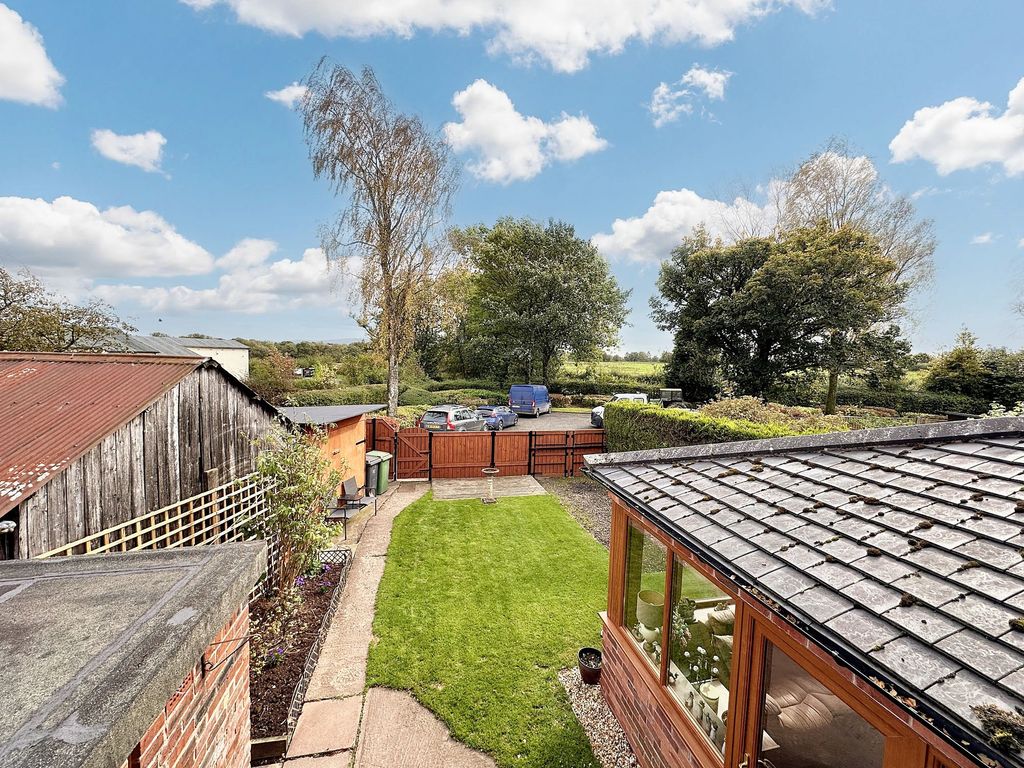 Property photo 3 of 16 Garden &amp; Rear Aspect