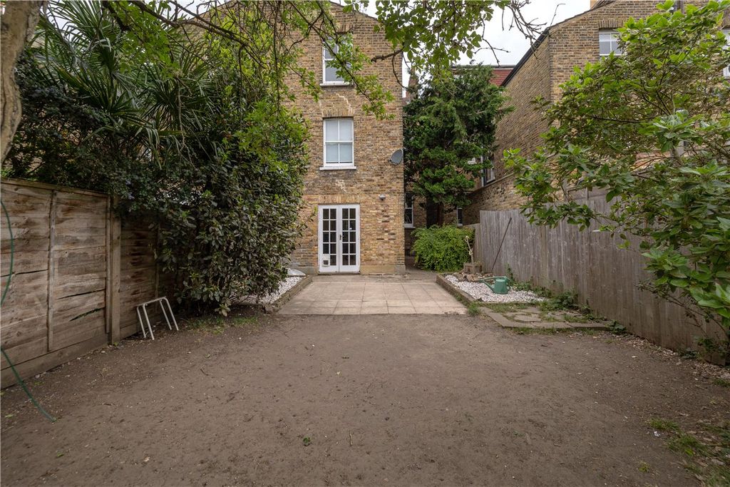 Property photo 2 of 18 Picture No. 13