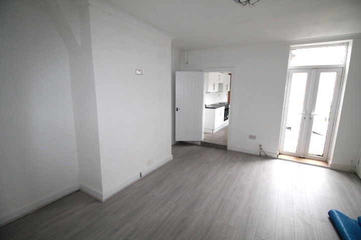 Property photo 3 of 14 5 Mill 4
