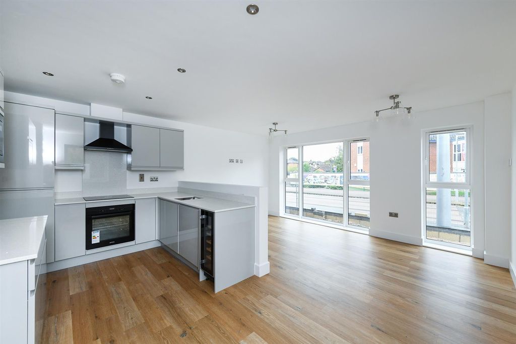 Property photo 2 of 15 Showhomebeeston-1