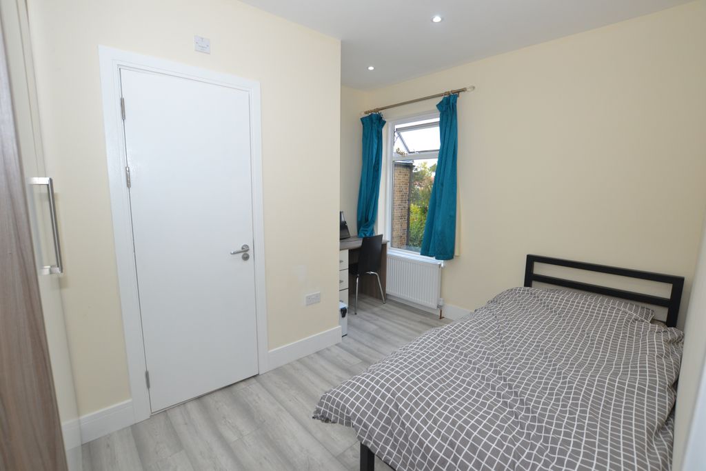 Property photo 1 of 3