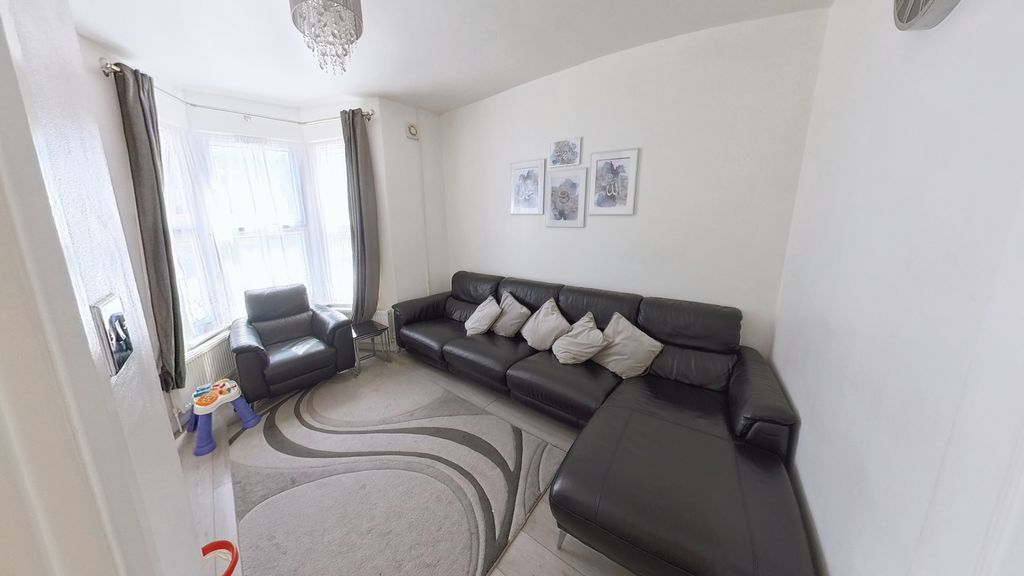 Property photo 1 of 36