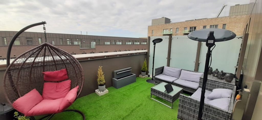 Property photo 2 of 22