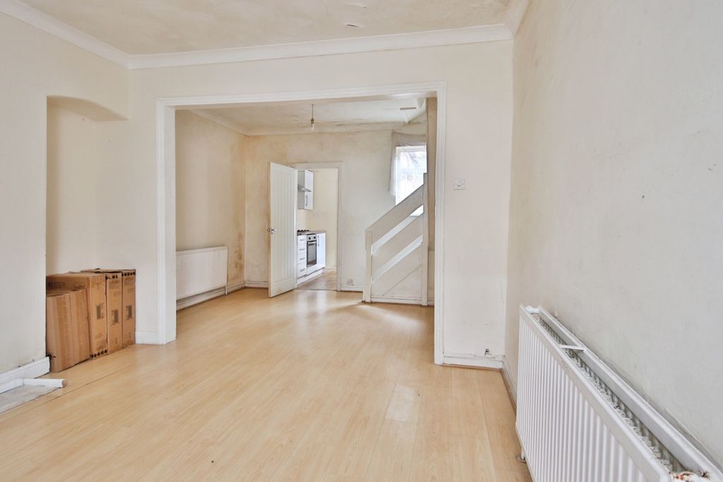 Property photo 3 of 9 4168517