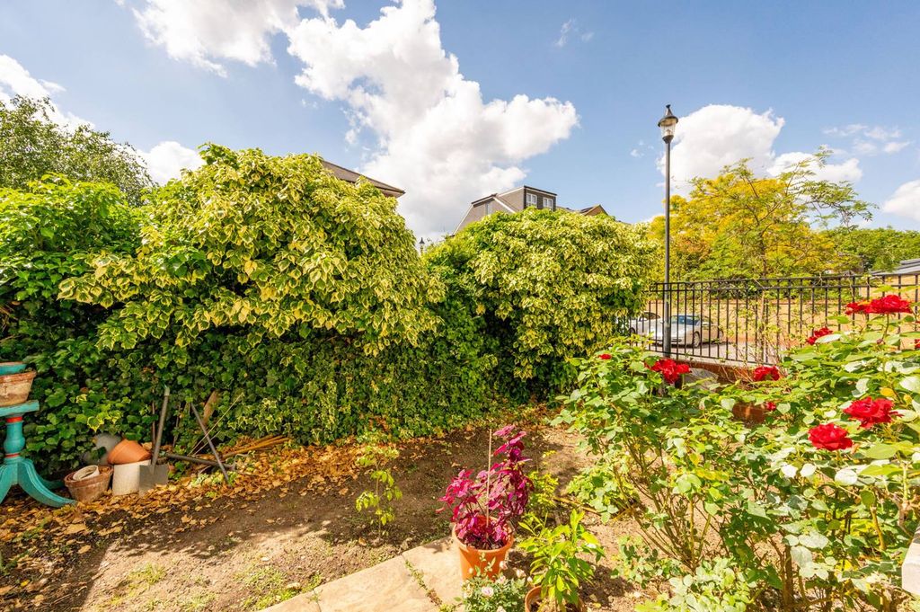 Property photo 3 of 5