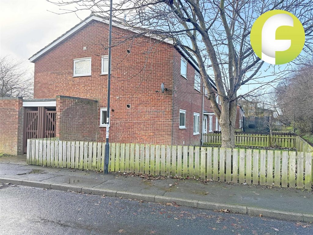 Property photo 1 of 8 Chd External F.Jpg