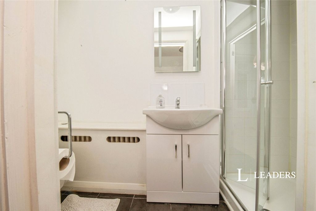 Property photo 2 of 15 Picture No. 25