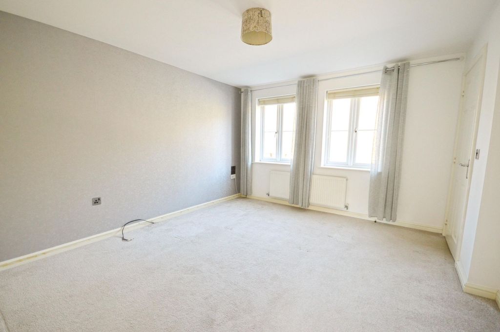 Property photo 2 of 9 Living Room