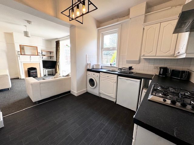 Property photo 2 of 24 Kitchen