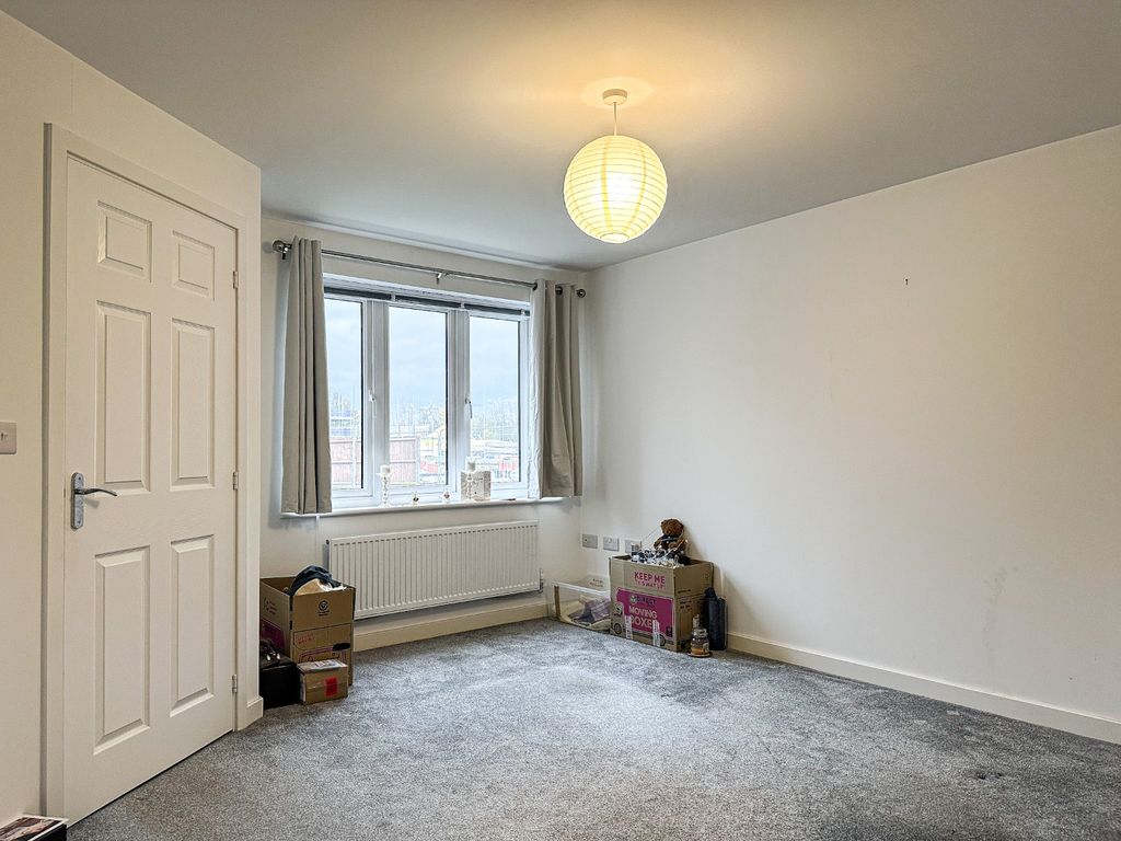 Property photo 2 of 17 4645821