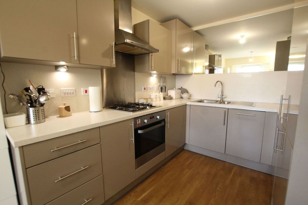 Property photo 3 of 24