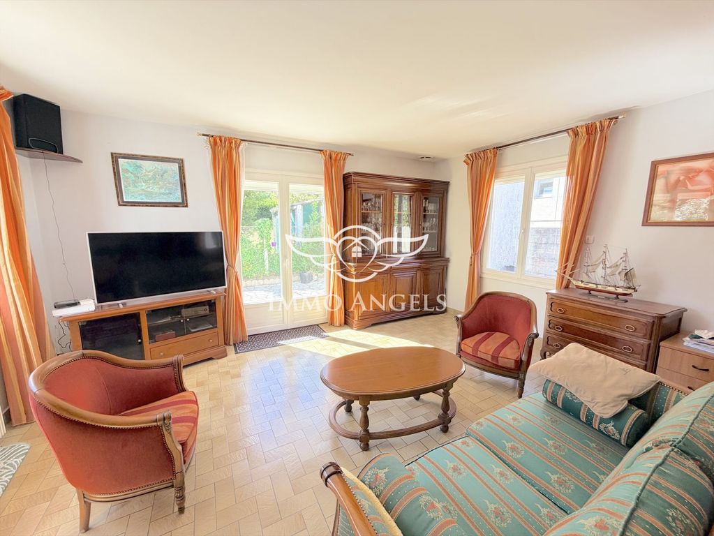 Property photo 3 of 17