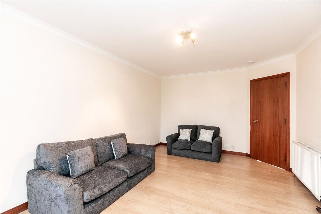 Property photo 3 of 8 Photo 3