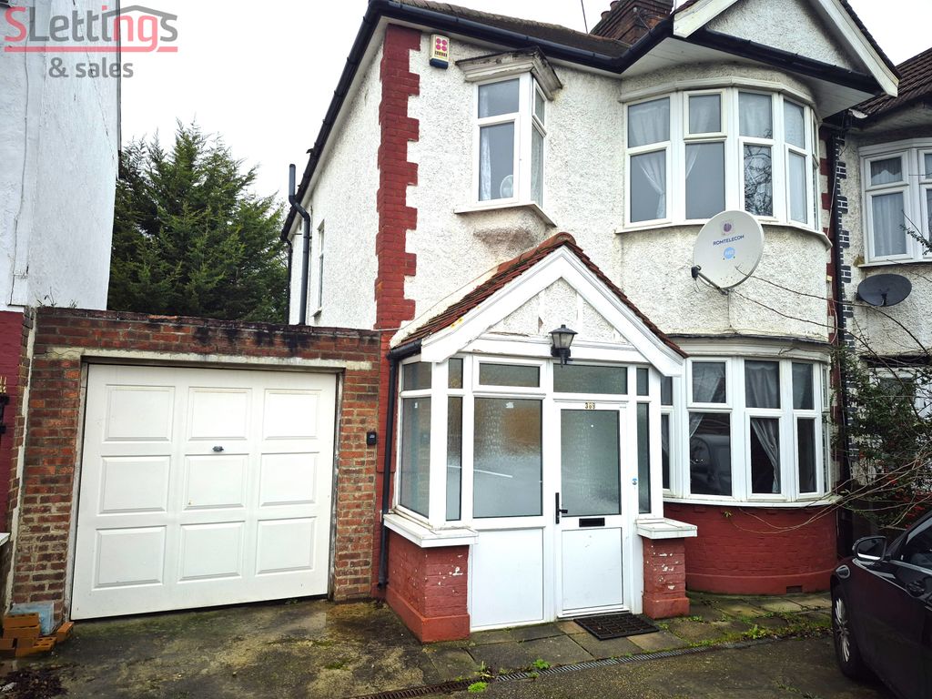 Property photo 3 of 31 Gallery