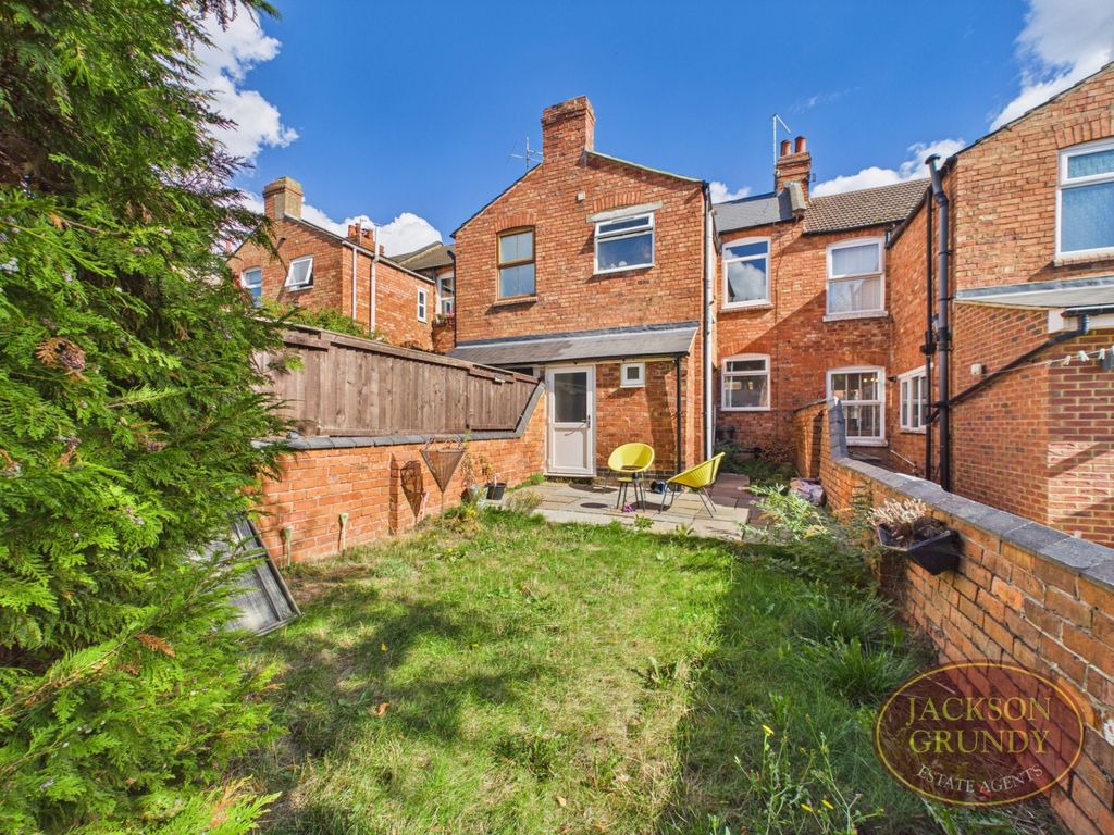 Property photo 3 of 15 Monks Park Road