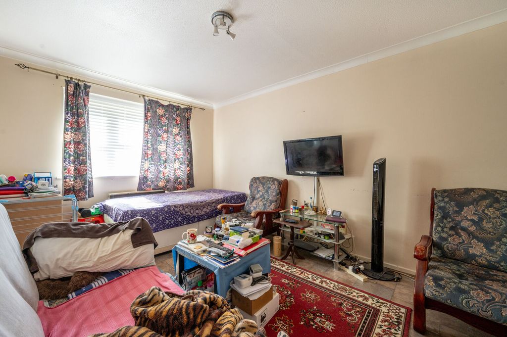 Property photo 2 of 4
