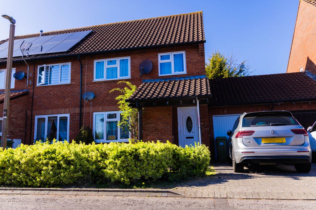 Property photo 1 of 11