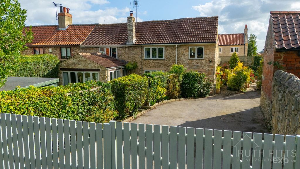 Property photo 1 of 35