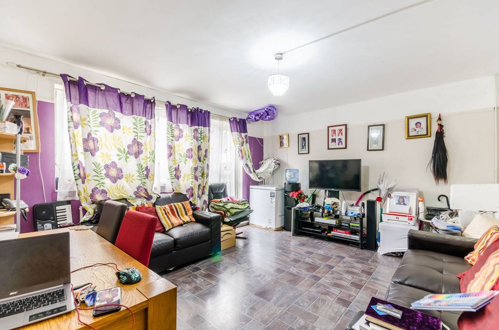 Property photo 2 of 3