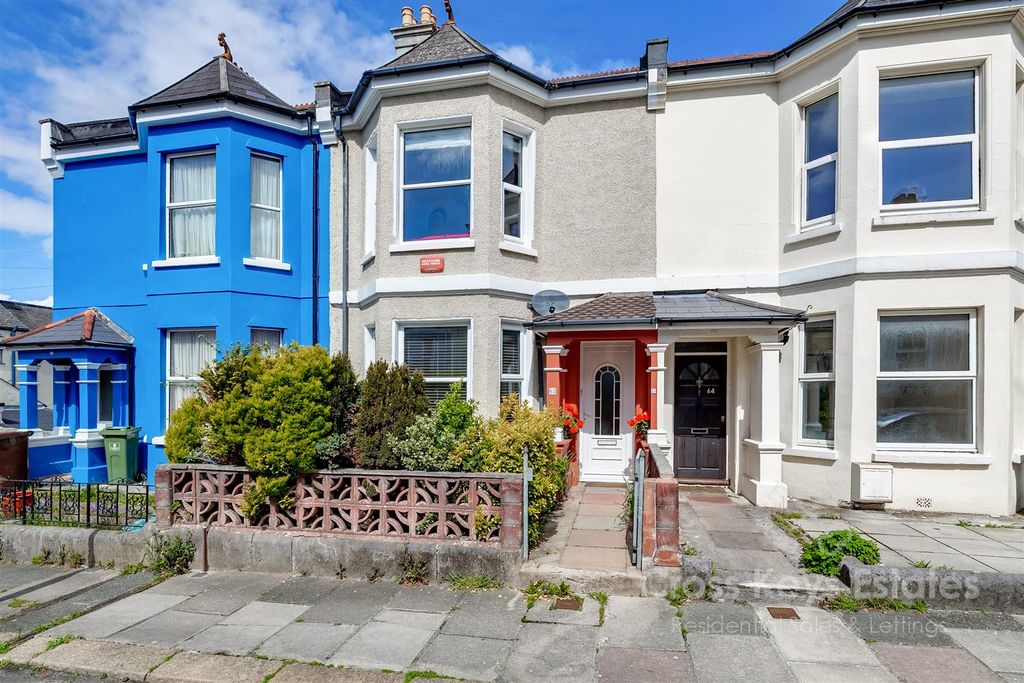 Property photo 1 of 30 Financial Services