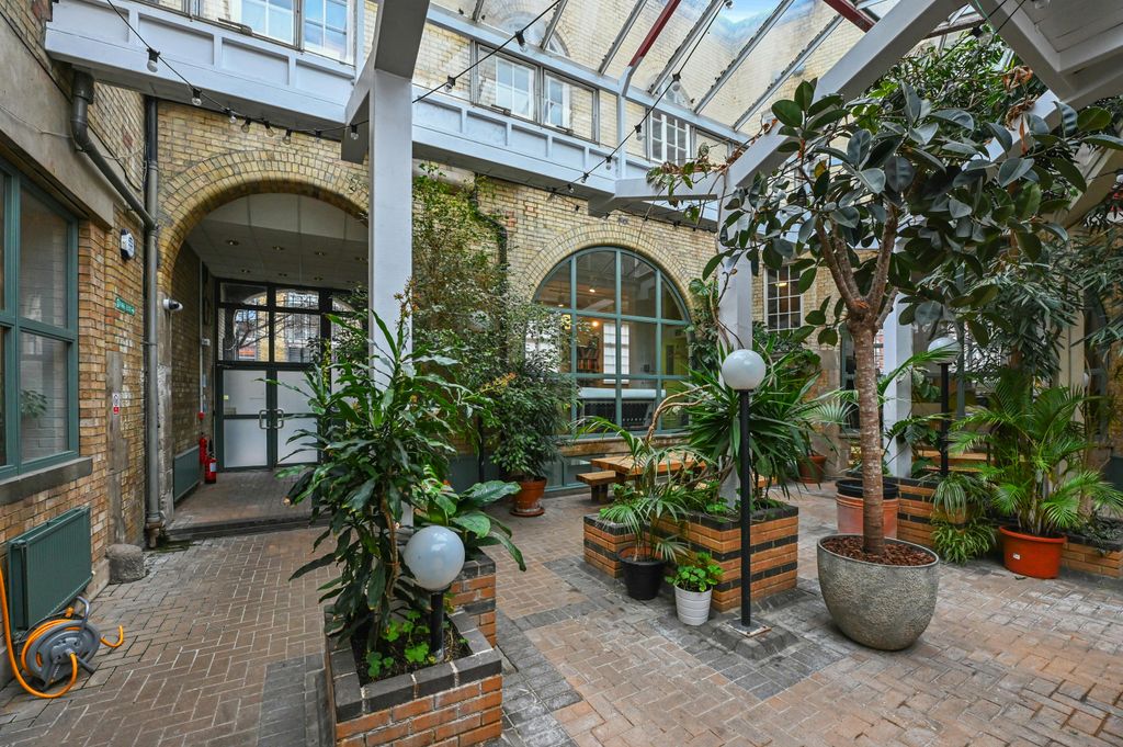 Property photo 2 of 9 Ol-Bc-5Calvertave-18.Jpg