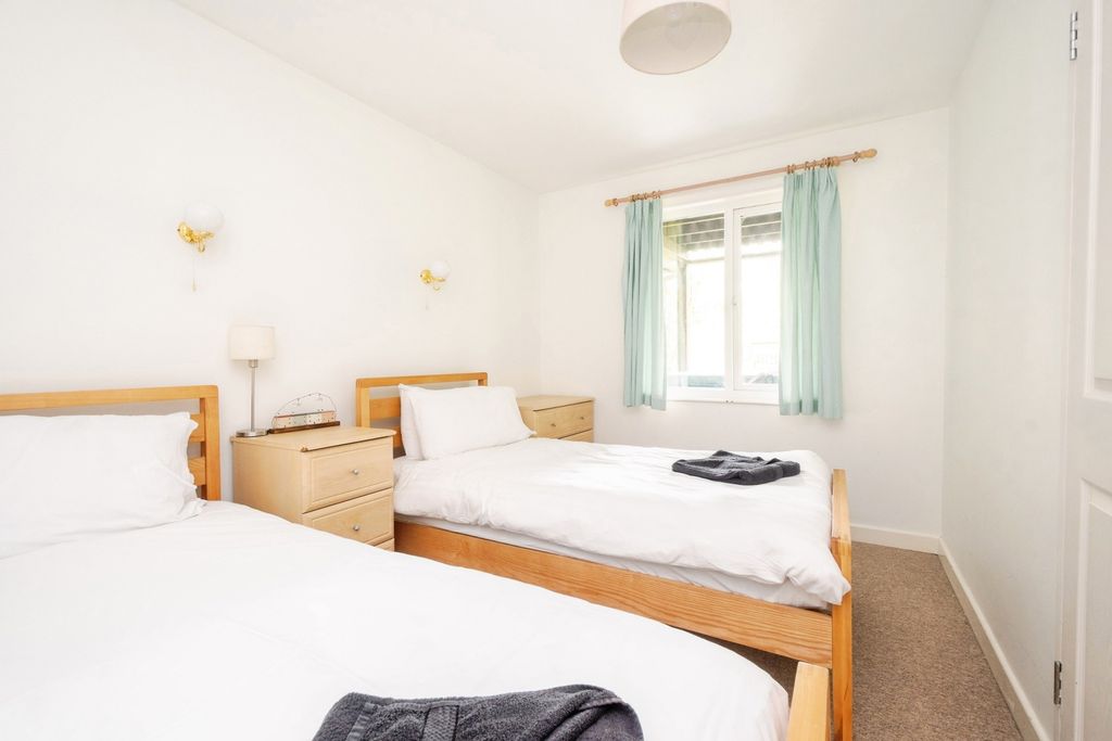 Property photo 3 of 16 Pbox-Img.Jpg
