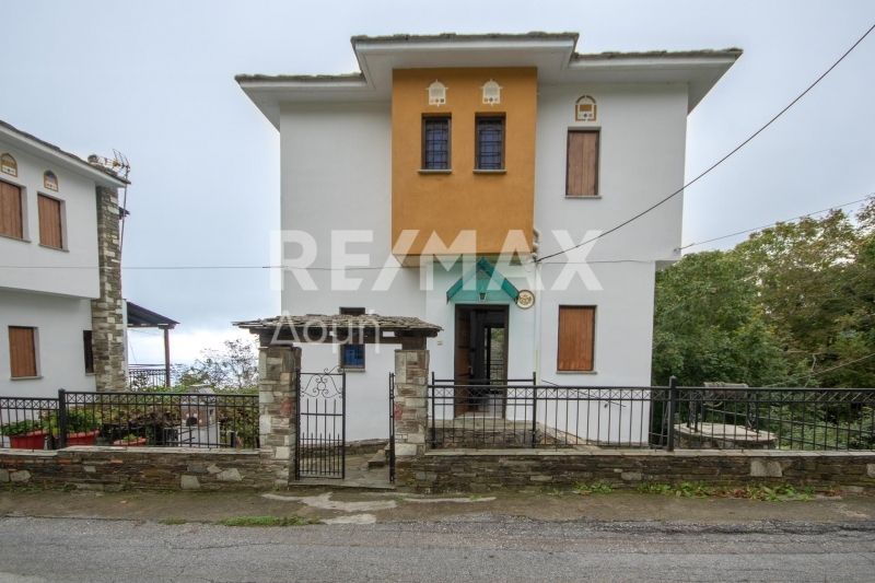 Property photo 2 of 25