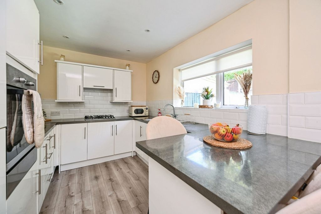 Property photo 2 of 20 Pbox-Img.Jpg