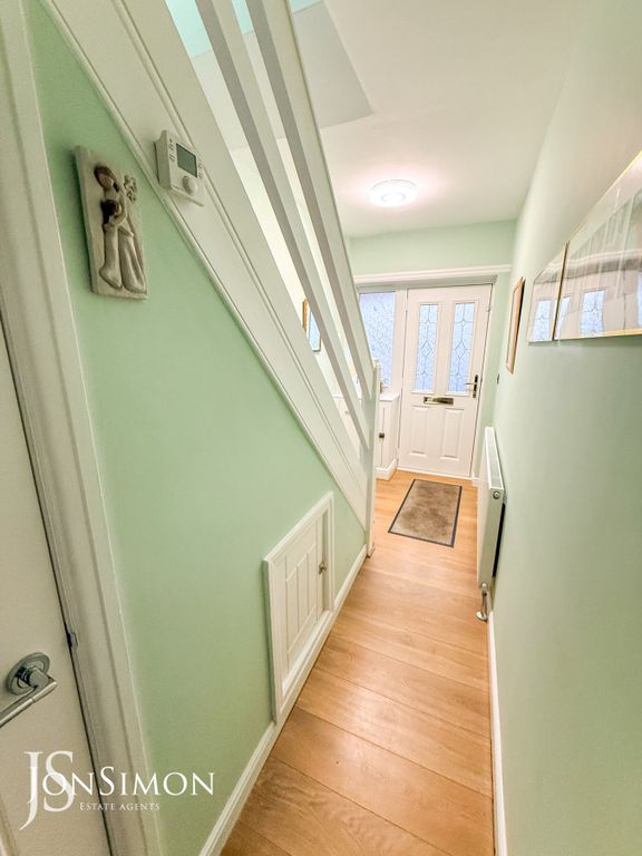 Property photo 3 of 28