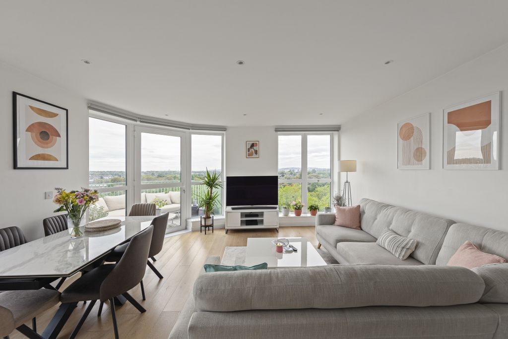 Property photo 2 of 12 094A2547